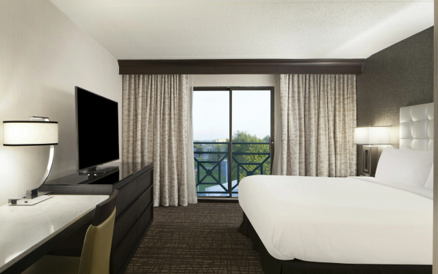 photo 4 of Embassy Suites by Hilton Philadelphia Airport