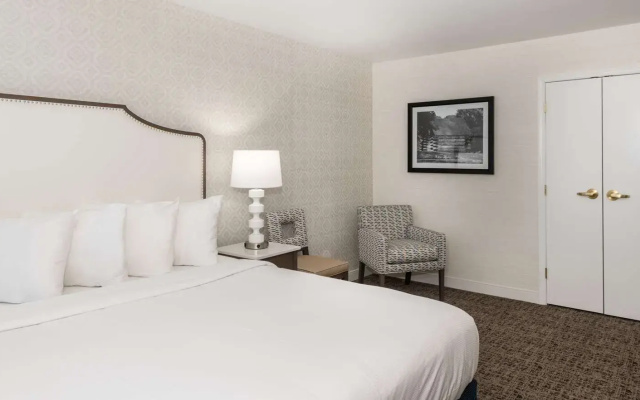 photo 3 of Embassy Suites Philadelphia-Valley Forge
