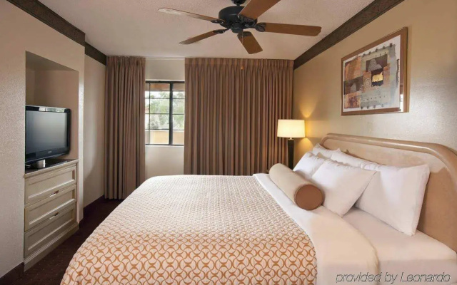 photo 4 of Embassy Suites Phoenix North
