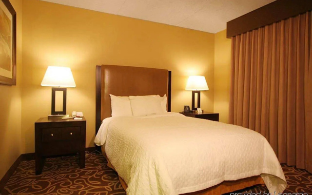photo 4 of Embassy Suites by Hilton Pittsburgh International Airport 