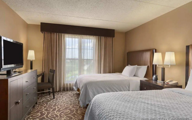photo 5 of Embassy Suites by Hilton Pittsburgh International Airport 