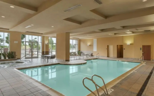 photo 2 of Embassy Suites Portland Airport