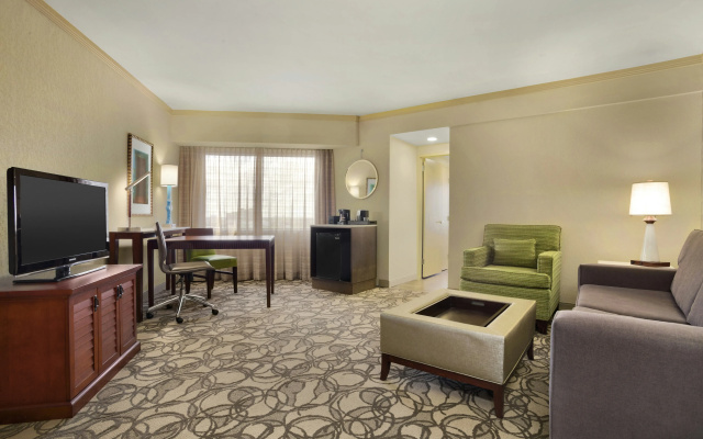 photo 3 of Embassy Suites by Hilton San Antonio Airport