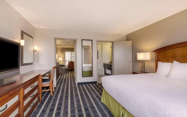 photo 4 of Embassy Suites San Francisco Airport - Waterfront