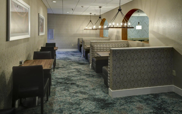 photo 2 of Embassy Suites Williamsburg
