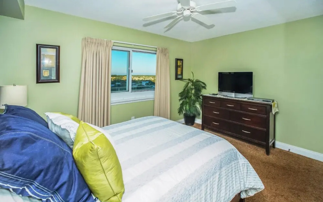 photo 2 of Emerald Beach 1130  by Best Beach Getaways