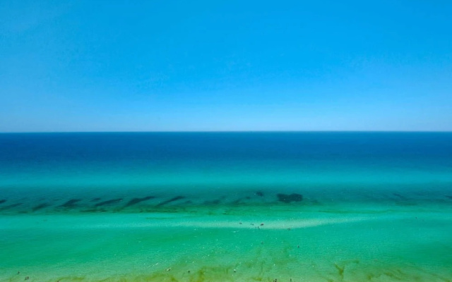 photo 2 of Emerald Beach 1627