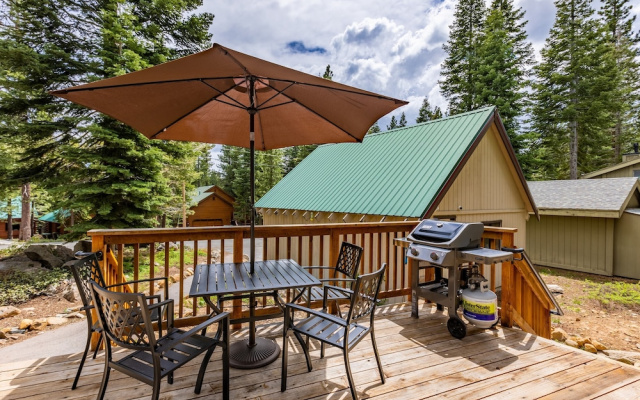 photo 3 of Emerald by Avantstay - Tahoe Donner Mountain Retreat w Large Patio