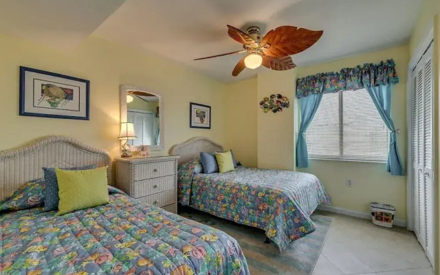 photo 3 of Emerald Cove - 7C by RedAwning