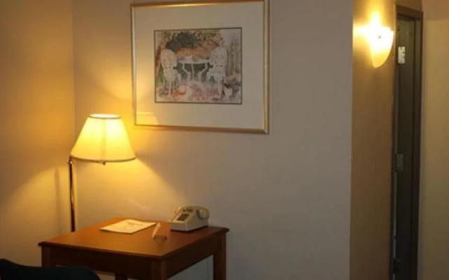photo 3 of Emerald Inn