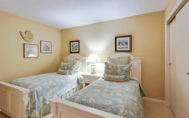 photo 5 of Emerald Isle #302
