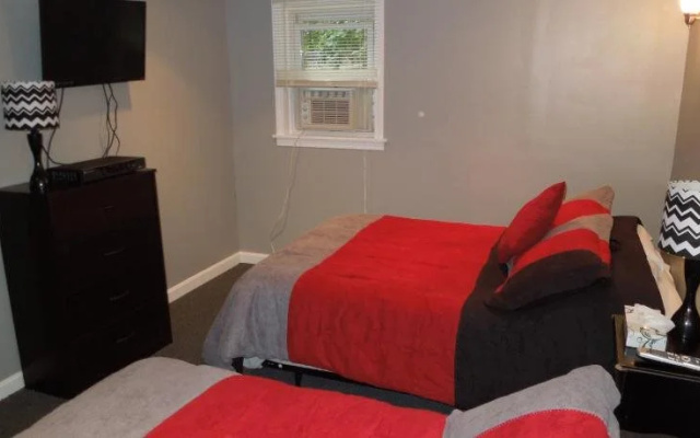 photo 4 of Emerald Isle Motel