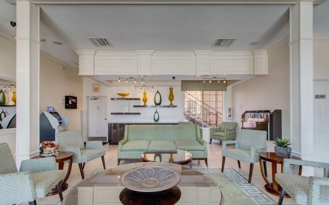 photo 4 of Emerald Suites - Las Vegas