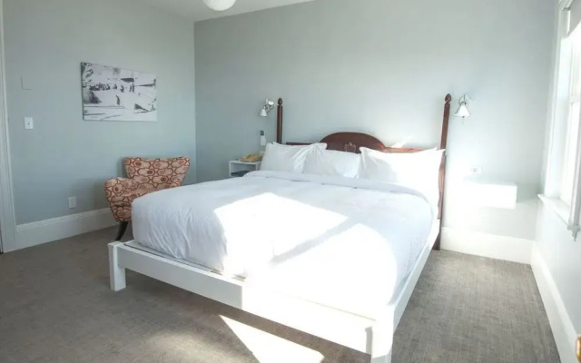 photo 3 of Emerson Inn