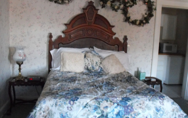 photo 5 of Empire House Hotel