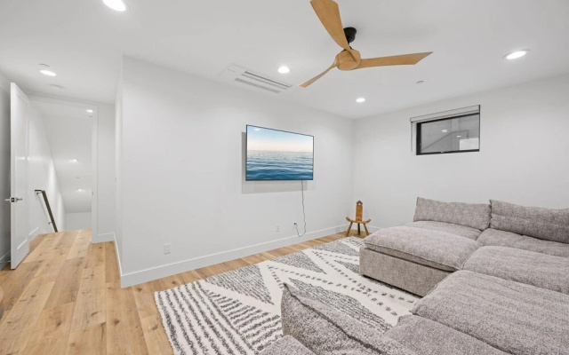 photo 3 of Enc831 4 Bedroom Home by Redawning