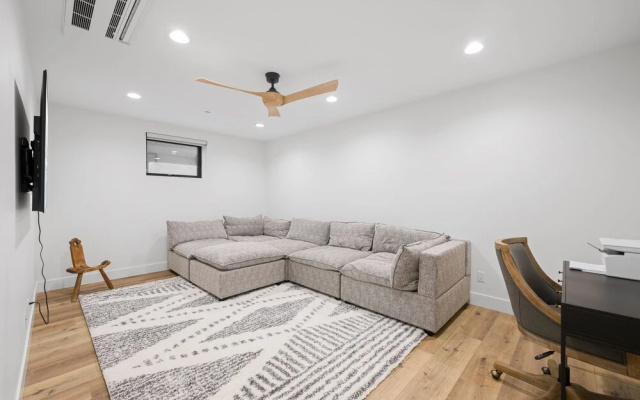 photo 4 of Enc831 4 Bedroom Home by Redawning