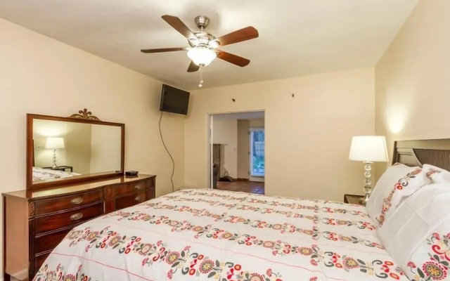 photo 5 of Encanto Bungalow By Signature Vacation Rentals