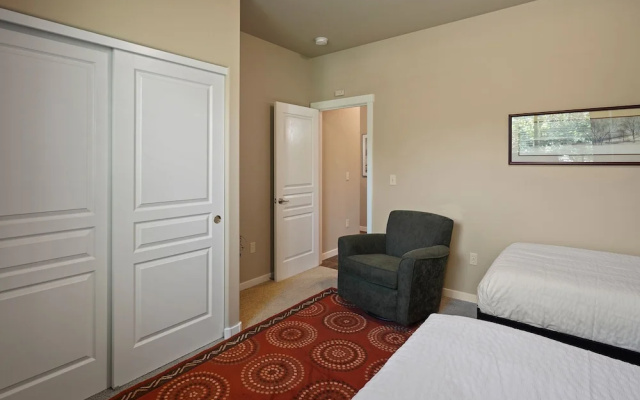 photo 2 of Enchantment At Eagle Crest 2 Bedroom Townhouse by Redawning