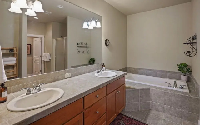 photo 5 of Enchantment At Eagle Crest 2 Bedroom Townhouse by Redawning
