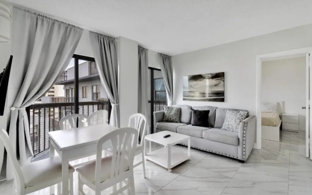 photo 2 of Enclave Apartments at International Drive