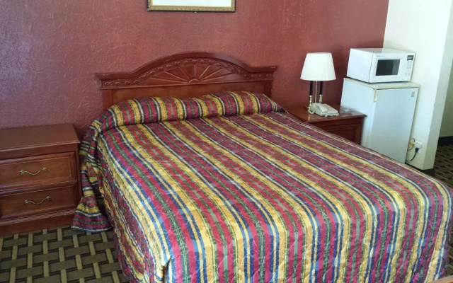 photo 2 of Encore Motel