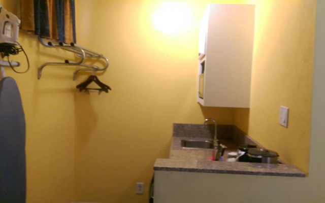 photo 3 of Encore Motel Near Marina Del Rey, Culver City & Venice