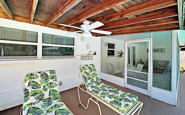 photo 2 of Endless Summer - 2 Br Home