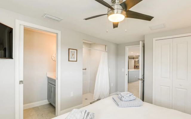 photo 5 of Englewood Vacation Rental ~ 2 Mi to Beach!