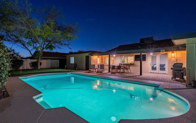 photo 3 of Entertainers Dream! 4 Bdrm / HTD Pool/ Games!