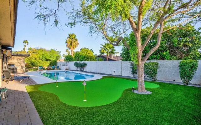 photo 5 of Entertainers Dream! 4 Bdrm / HTD Pool/ Games!