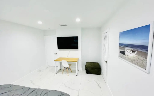 photo 2 of Entire House - 5 Minutes to the Beach and FLL Airport