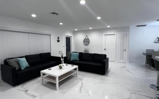 photo 4 of Entire House - 5 Minutes to the Beach and FLL Airport