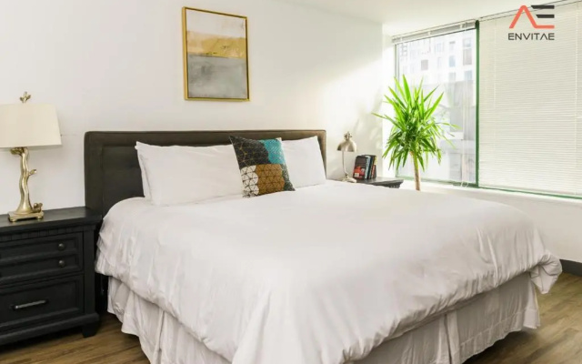 photo 3 of ENVITAE 3BR Spacious Lux Skyview Of Navy Pier