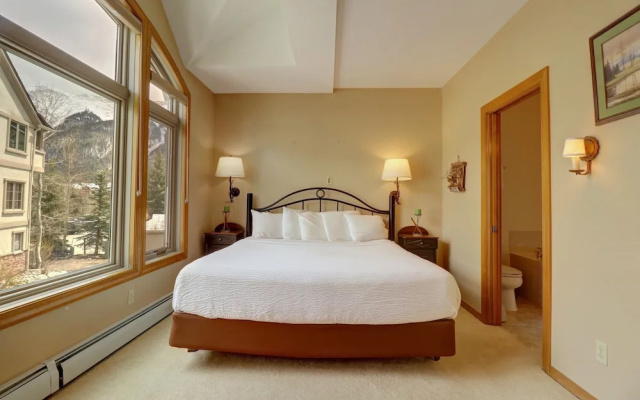 photo 3 of Er9 Elk Run 4 Bd 4.5 Ba 4 Bedroom Townhouse by RedAwning
