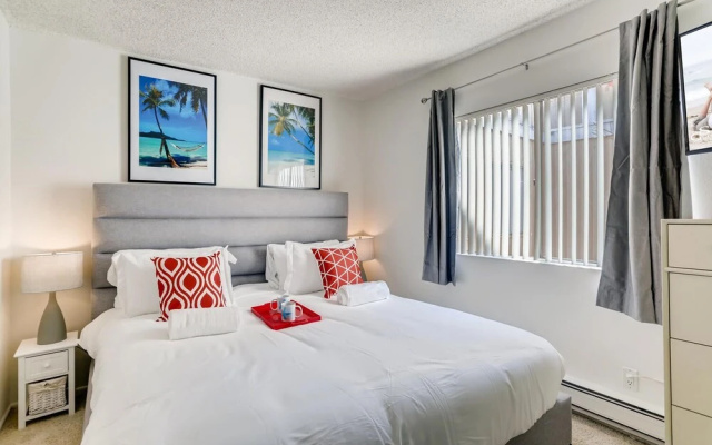 photo 4 of Escape At The Beach - Near Ritz Carlton - Private Entrance - 2BR - Fast WIFI - Free Parking! (MB2)