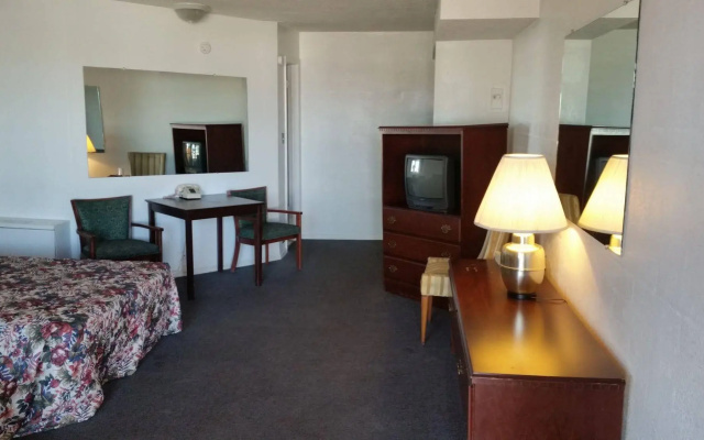 photo 3 of Essex House Motel