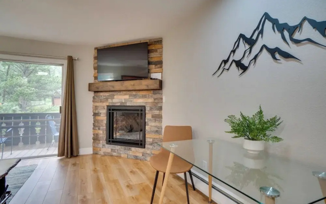 photo 3 of Estes Park Vacation Rental: 1 Mi to National Park