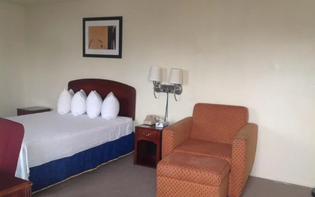 photo 2 of Eunice Plaza Motel