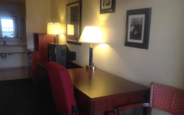 photo 4 of Eunice Plaza Motel