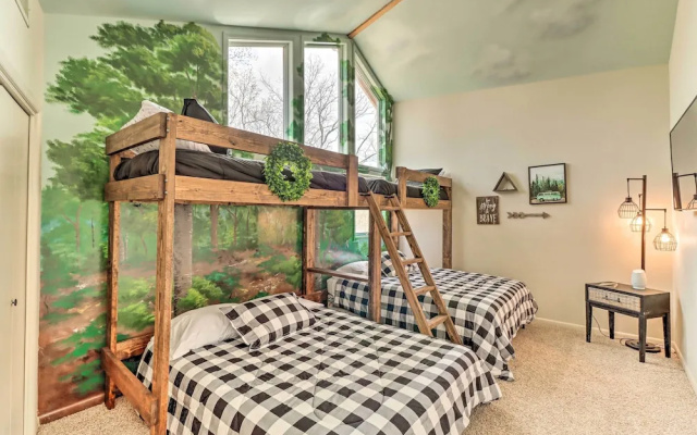 photo 3 of Eureka Springs Gem: 2 Decks, Mtn + Lake Views