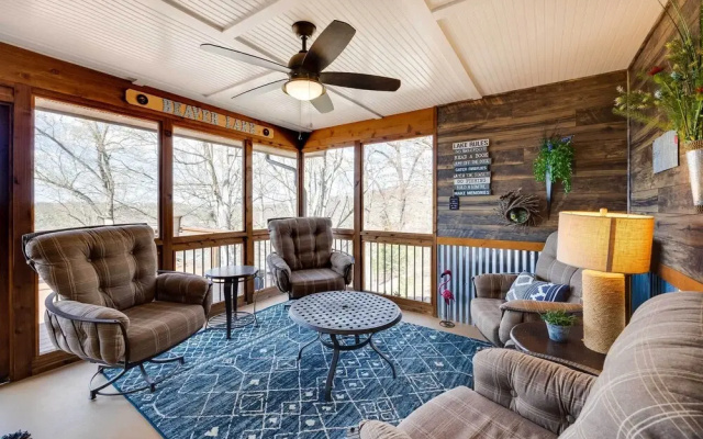 photo 3 of Eureka Springs Vacation Rental Near Beaver Lake!