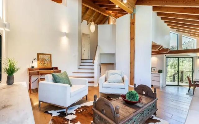 photo 2 of European-style Trapper Mc Nutt Private Home 5 Bedrooms 4 Bathrooms Hom