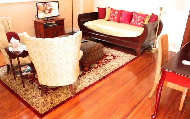 photo 2 of Gardenia Inn