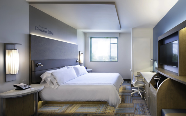 photo 4 of EVEN Hotel Miami - Airport by IHG