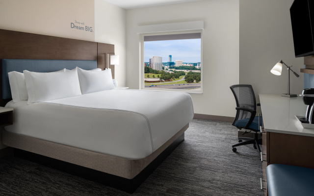 photo 5 of EVEN Hotel Atlanta - Ballpark Area by IHG