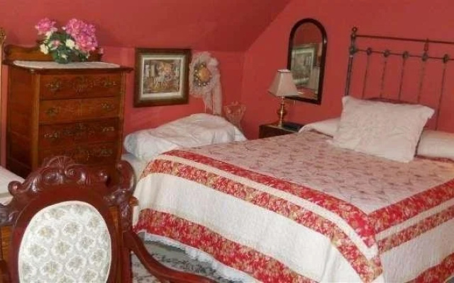 photo 3 of Everest Inn Bed and Breakfast