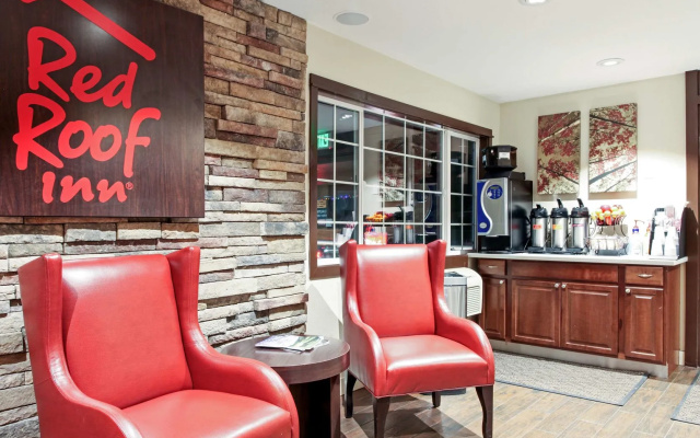 photo 2 of Evergreen Inn & Suites Portland Airport
