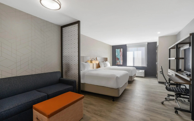 photo 4 of Everhome Suites Corona