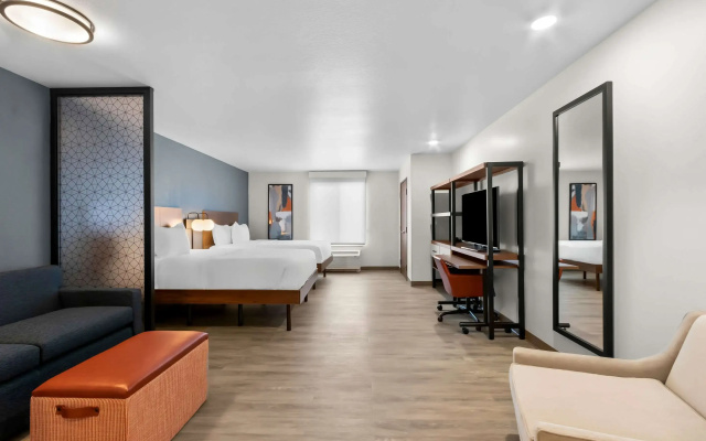 photo 5 of Everhome Suites Glendale Sports Entertainment District